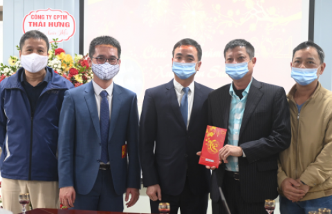 Thép Việt – Sing khai xuân mở hàng năm Tân Sửu 2021 và chúc Tết cán bộ công nhân viên công ty.